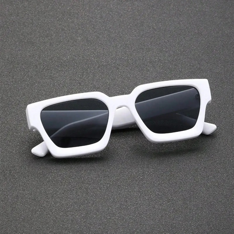Unisex Plastic Fashion Square  – Street Fashion Glasses Bewertung und Preis