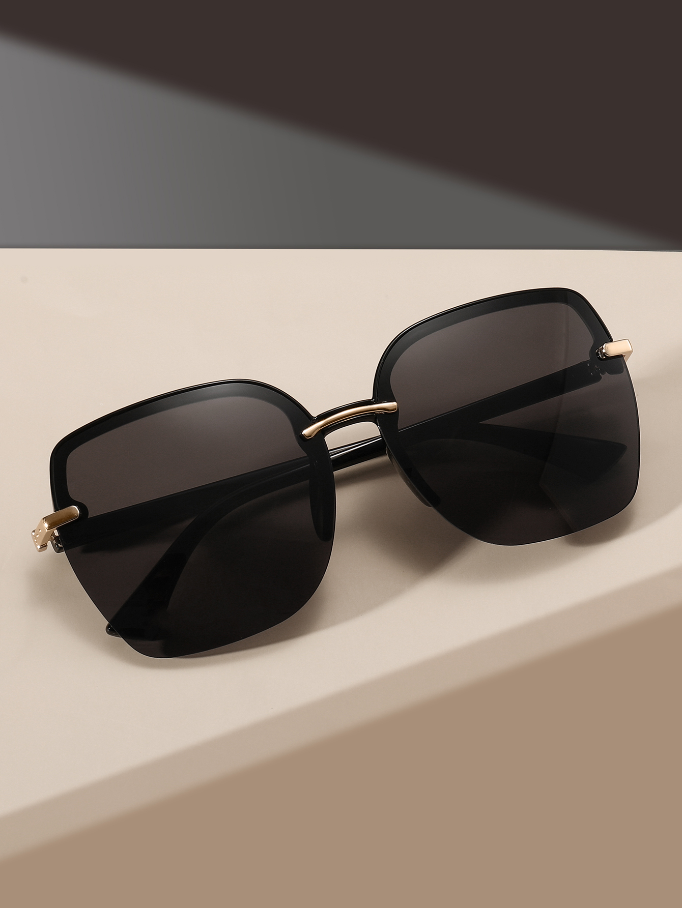 Retro Minimalist Large Square  – Street Fashion Glasses Bewertung und Preis
